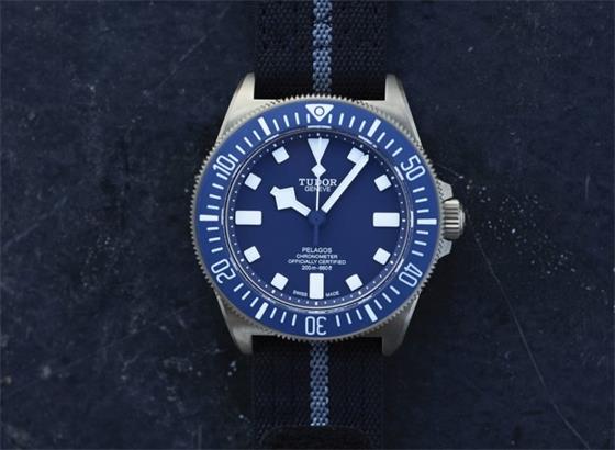 都铎与法国海军一起潜水：推出Pelagos FXD