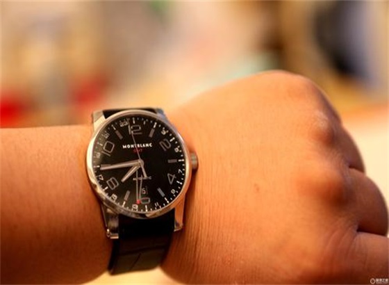 清洁不锈钢万宝龙手表的方法